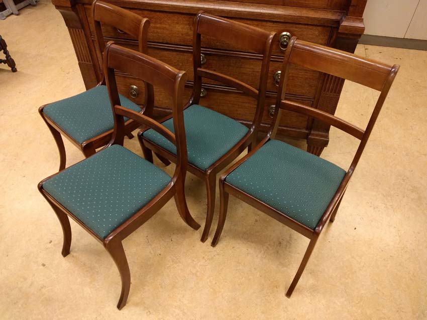 Ingrijpen gebruik Oefenen Antieke stoel restaureren? 🪑 Losse verbindingen - Kosten?